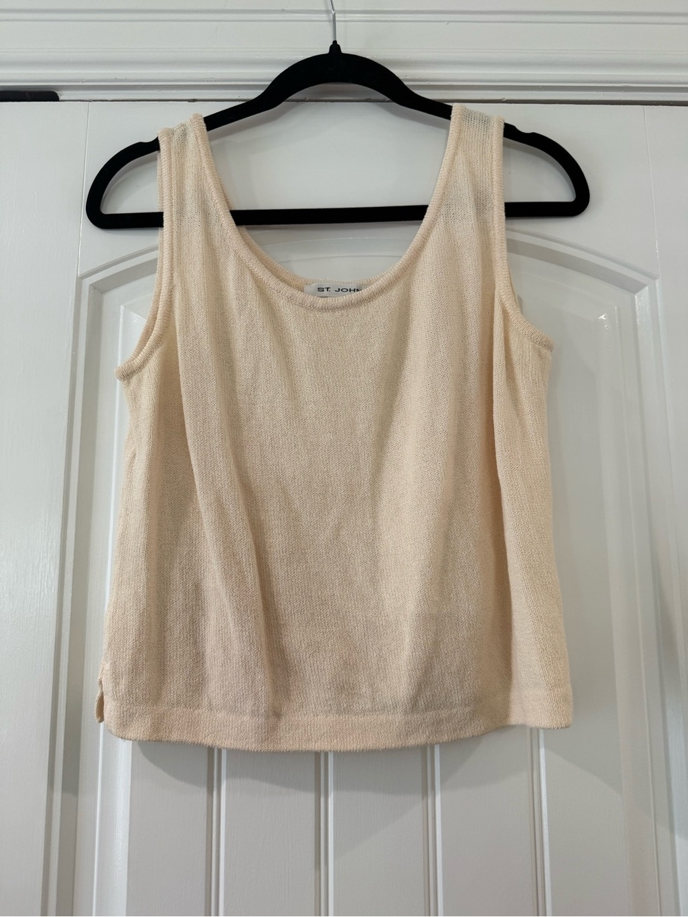 St. John Soft Cream Knit Scoop Neck Tank